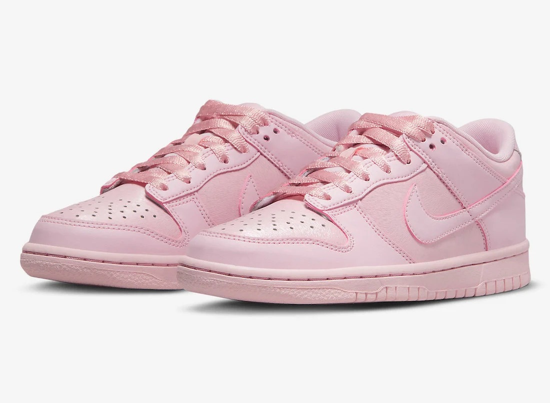 NIKE DUNK LOW SE PRISM PINK
